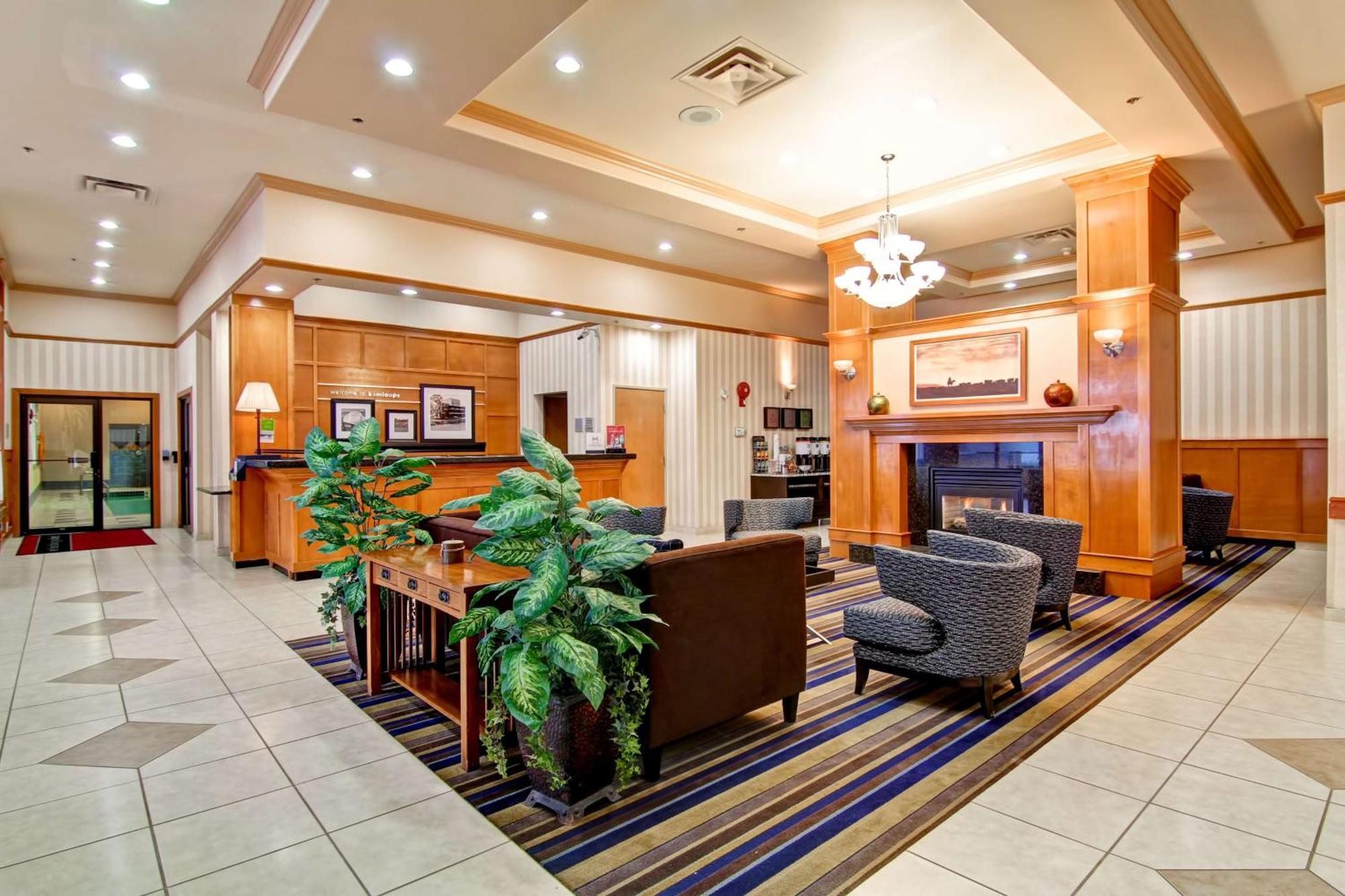 Hampton Inn By Hilton Kamloops Exterior foto